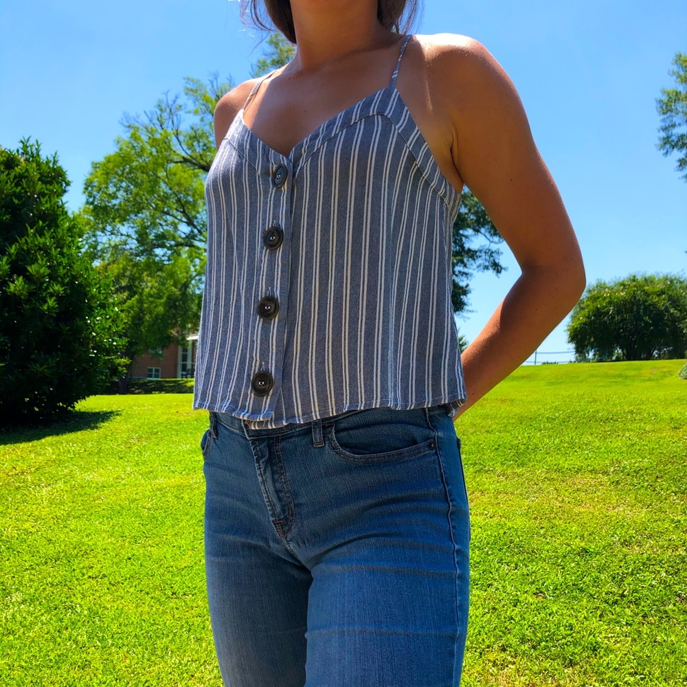 GARAGE Small Crop Top